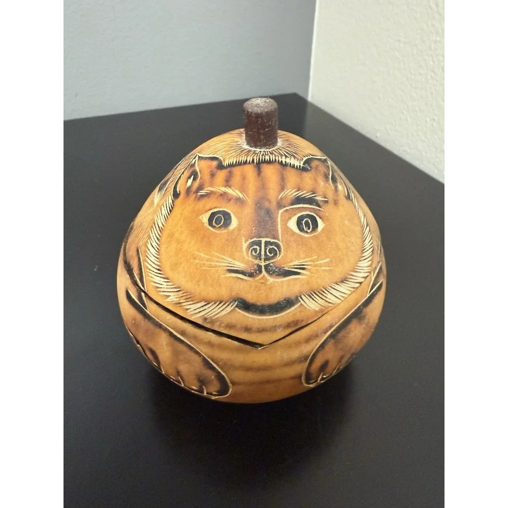 TEN THOUSAND VILLAGES • Hand Crafted & Carved Gourd Cat Trinket Box Peruvian